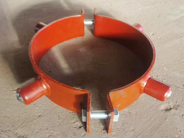 Pipe clamp for oil and gas pipeline systems
