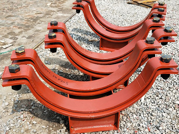 Pipe clamp type T-shaped pipe holder